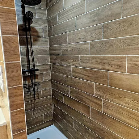 De La Foret De Poyant بيت للعطل