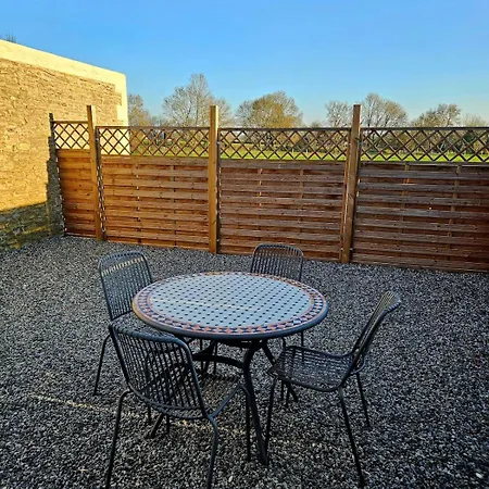 De La Foret De Poyant بيت للعطل *