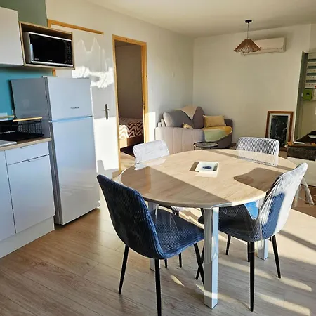 De La Foret De Poyant بيت للعطل *