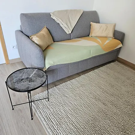 De La Foret De Poyant بيت للعطل *