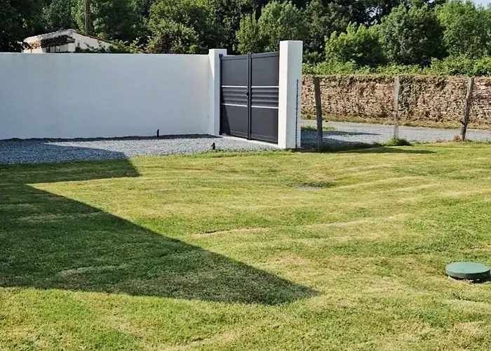 بيت للعطل De La Foret De Poyant Lussant