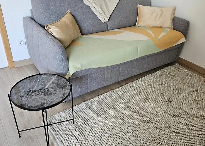 De La Foret De Poyant بيت للعطل *